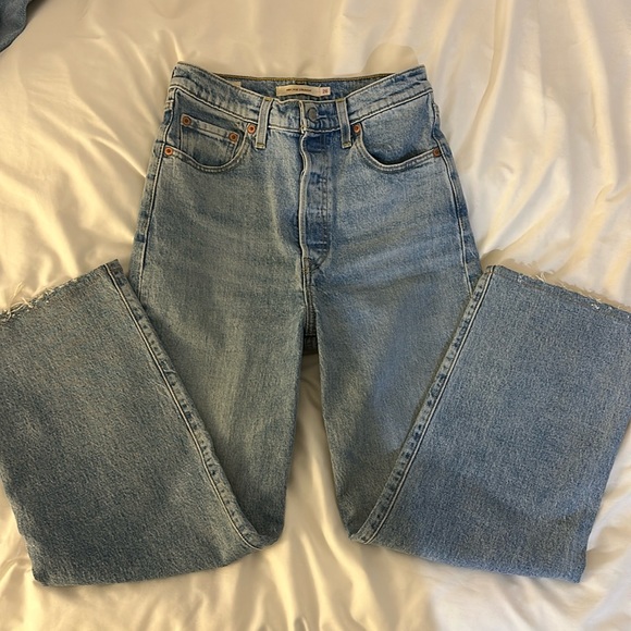 Levi’s Ribcage Straight Jeans - Picture 1 of 5